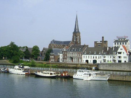 Saint Servatius Bridge